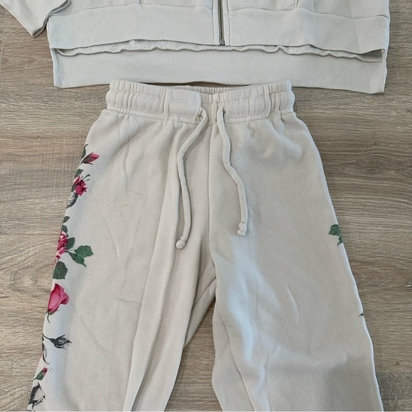 Wildfox white rosy stems Theo hoodie and sweatpants lounge set - Picture 10 of 16